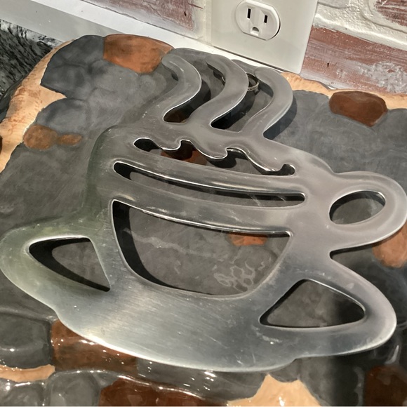 Unique Coffee Cup designed Metal Trivet Wall Hanger Decor Piece - Functional - Picture 4 of 7